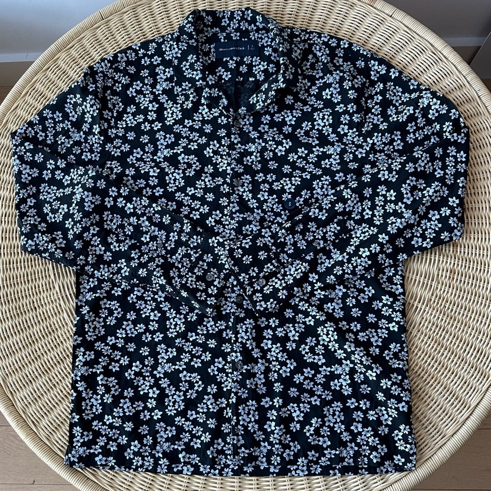 BNWT Abercrombie and Fitch Long Sleeve Button Down Shit